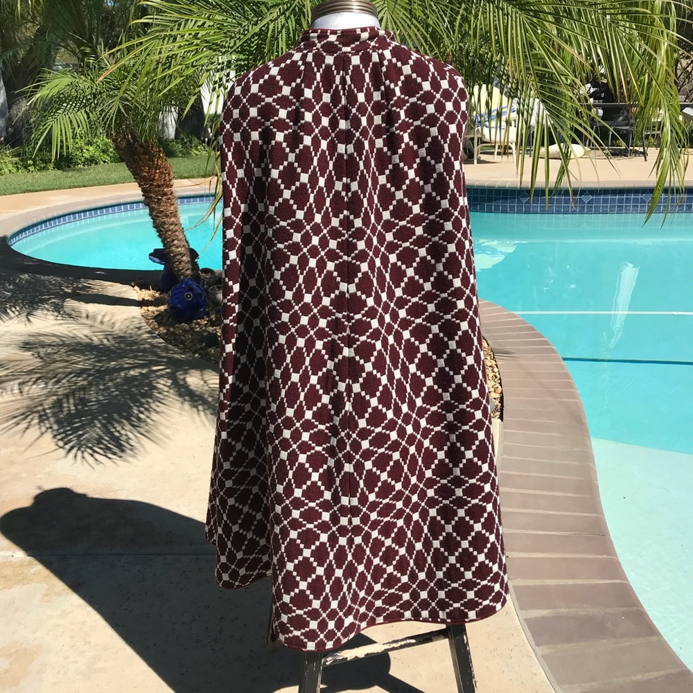 1960's Retro Raspberry Reversible Polyester Cape.… - image 8